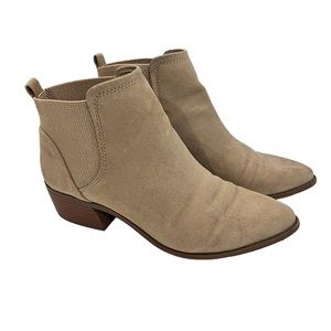 Qupid suede booties size 38 pointed toe taupe